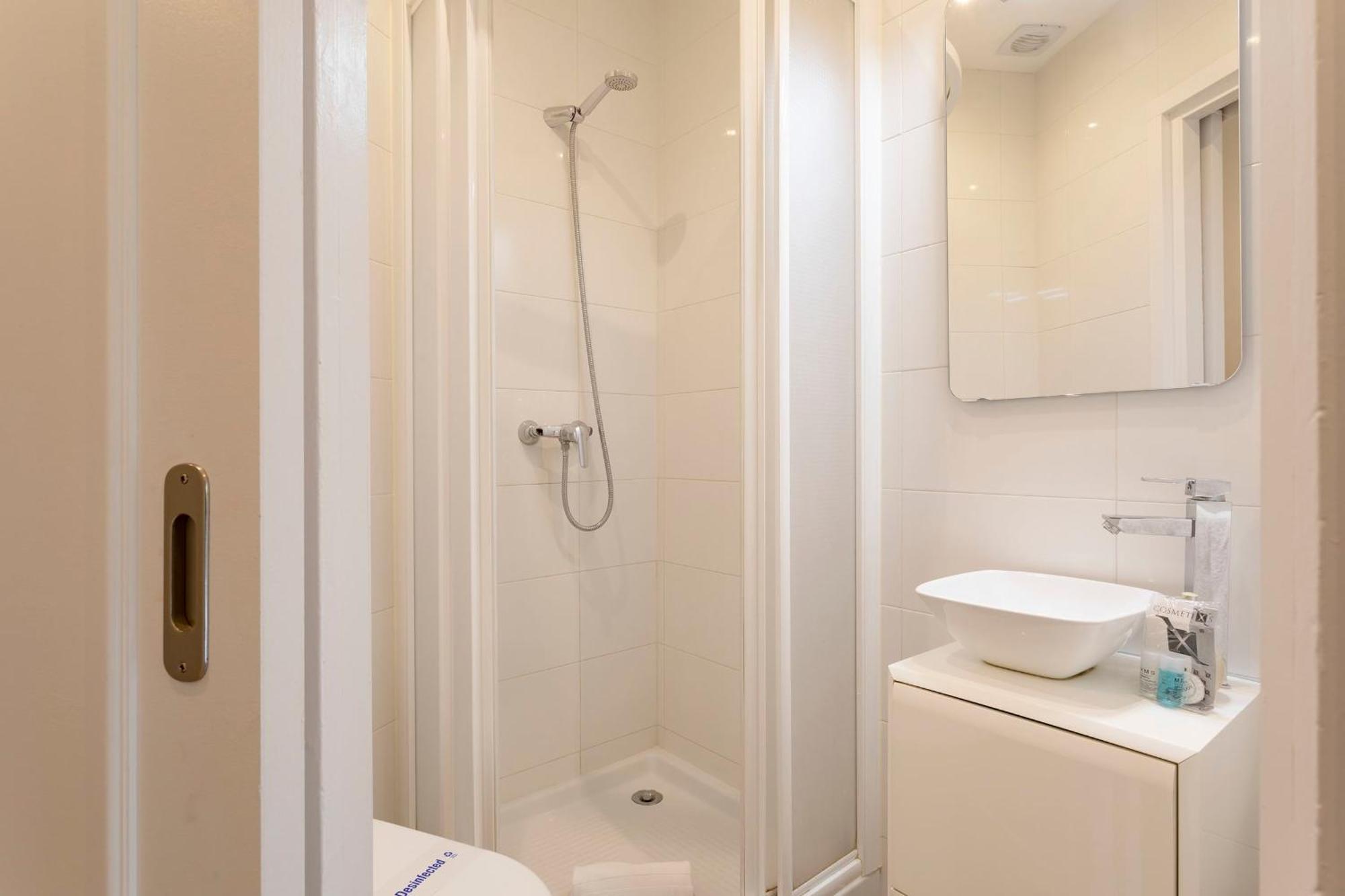 Cozy Apartment Near Fira Gran Via With Ac Οσπιταλέτ ντε Λιοβρεγάτ Εξωτερικό φωτογραφία