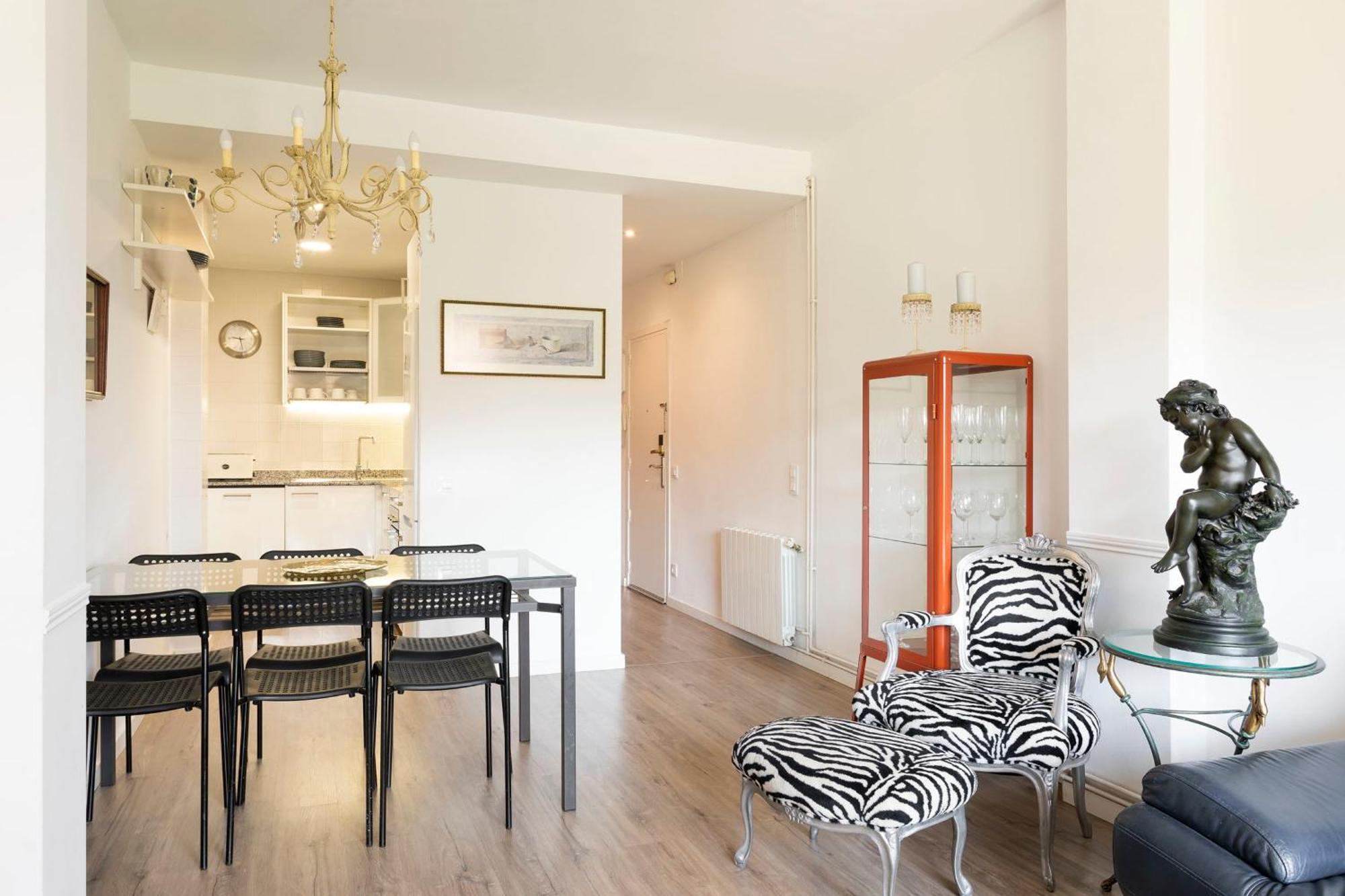 Cozy Apartment Near Fira Gran Via With Ac Οσπιταλέτ ντε Λιοβρεγάτ Εξωτερικό φωτογραφία