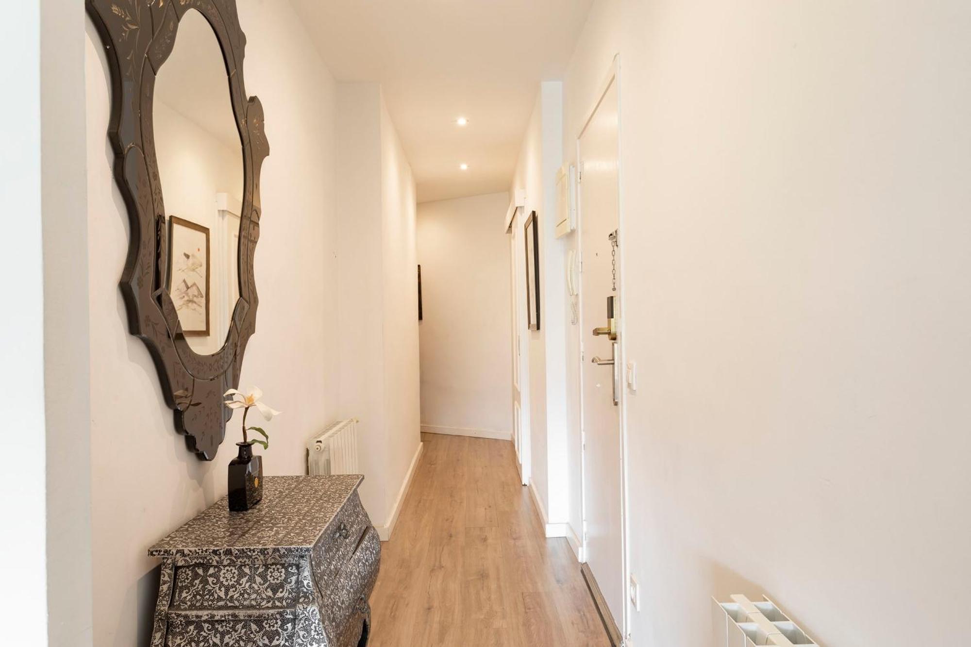 Cozy Apartment Near Fira Gran Via With Ac Οσπιταλέτ ντε Λιοβρεγάτ Εξωτερικό φωτογραφία