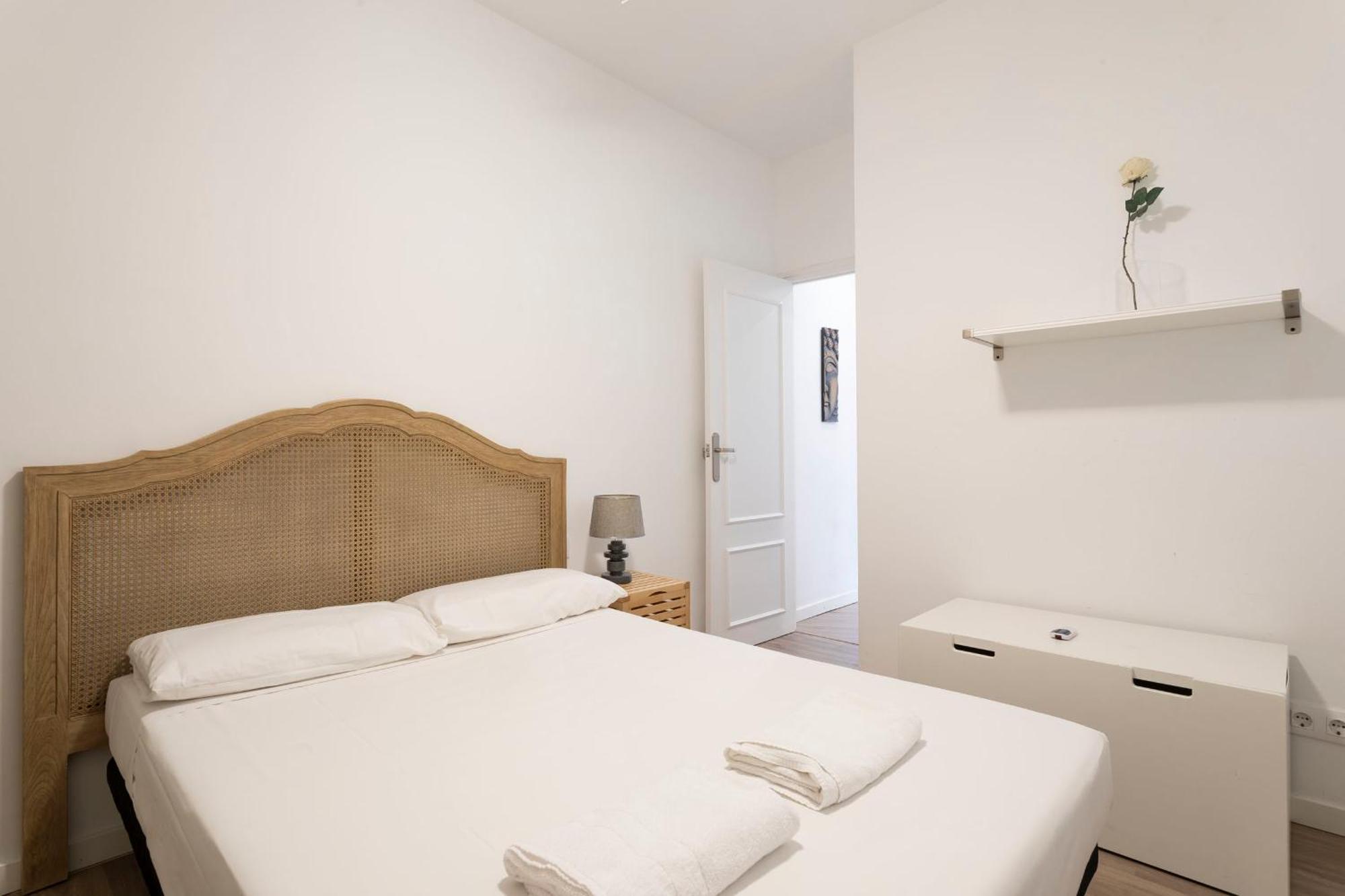 Cozy Apartment Near Fira Gran Via With Ac Οσπιταλέτ ντε Λιοβρεγάτ Εξωτερικό φωτογραφία