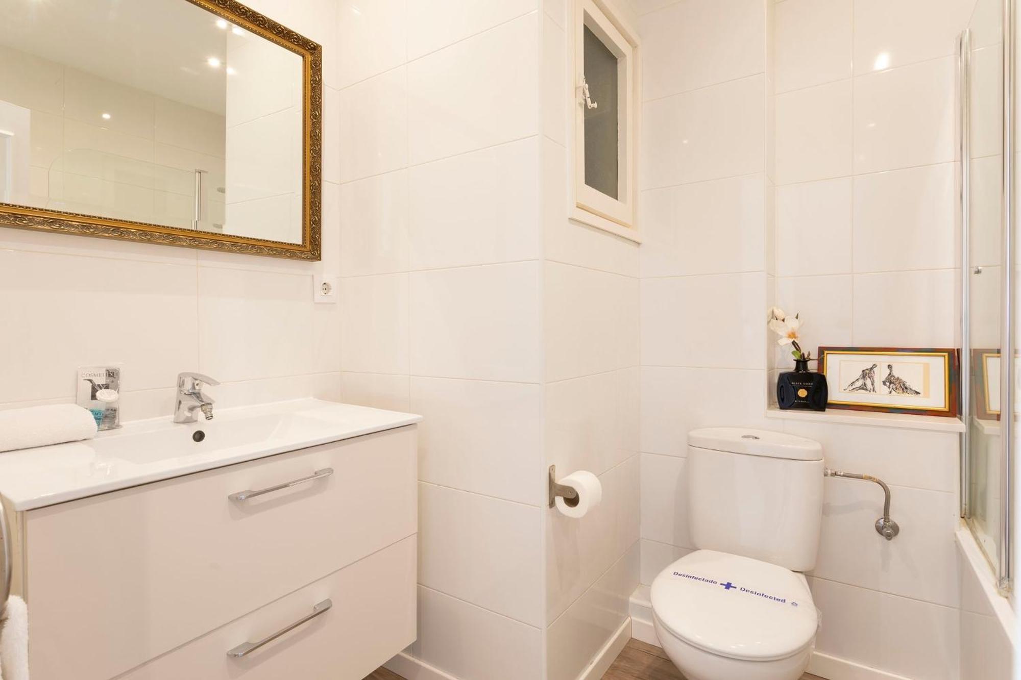 Cozy Apartment Near Fira Gran Via With Ac Οσπιταλέτ ντε Λιοβρεγάτ Εξωτερικό φωτογραφία