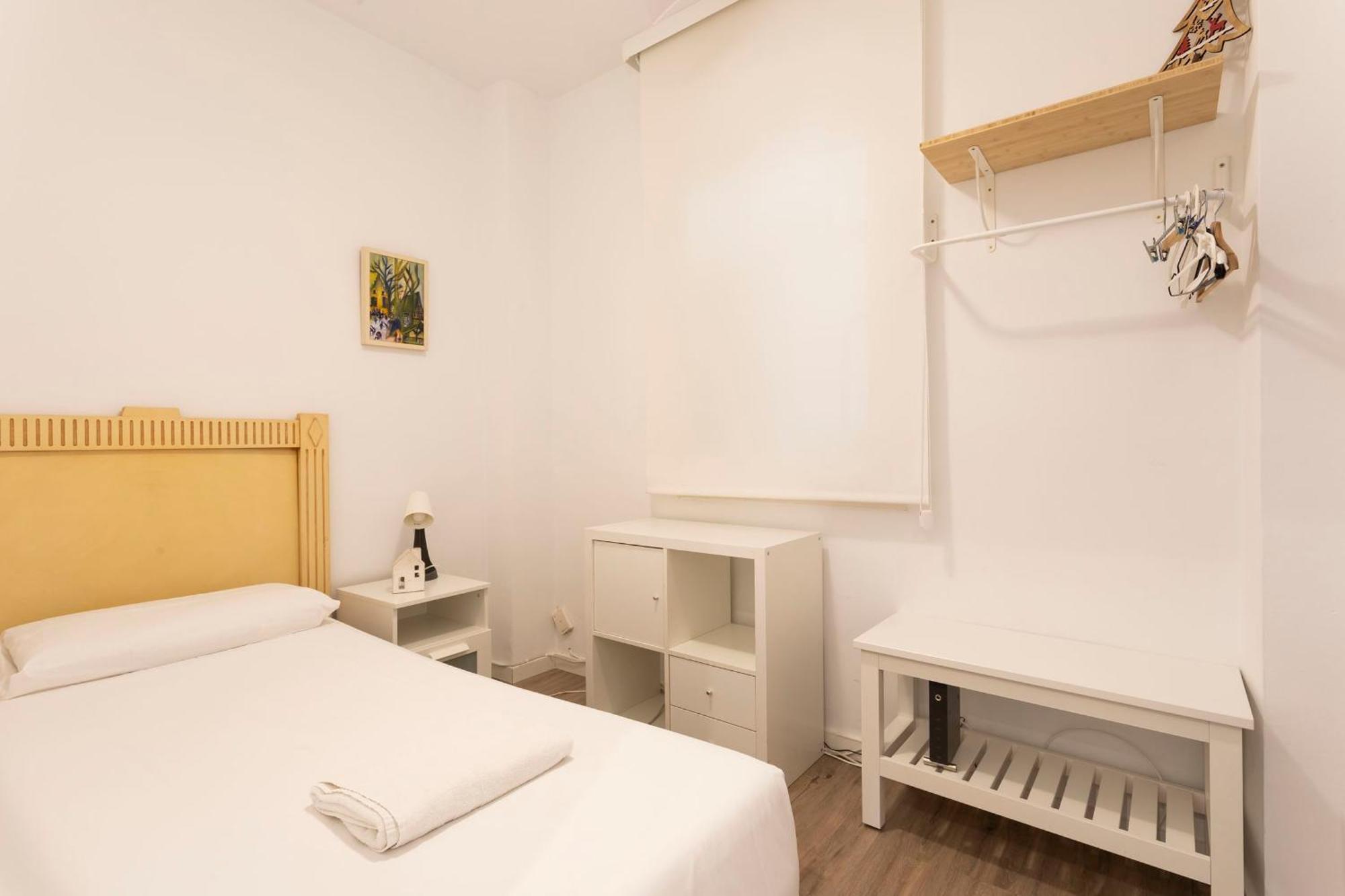 Cozy Apartment Near Fira Gran Via With Ac Οσπιταλέτ ντε Λιοβρεγάτ Εξωτερικό φωτογραφία