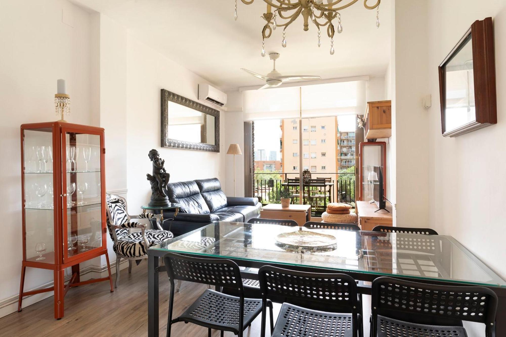 Cozy Apartment Near Fira Gran Via With Ac Οσπιταλέτ ντε Λιοβρεγάτ Εξωτερικό φωτογραφία